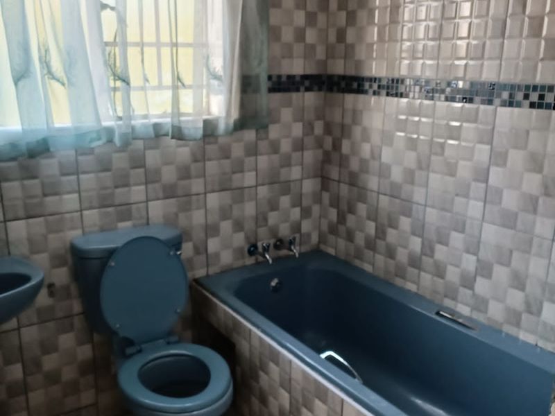 Apartment For Sale In Rustenburg - Photo 6
