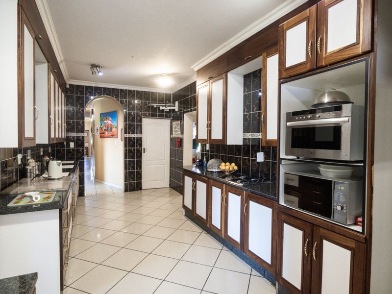 House For Sale In Rustenburg - Photo 10