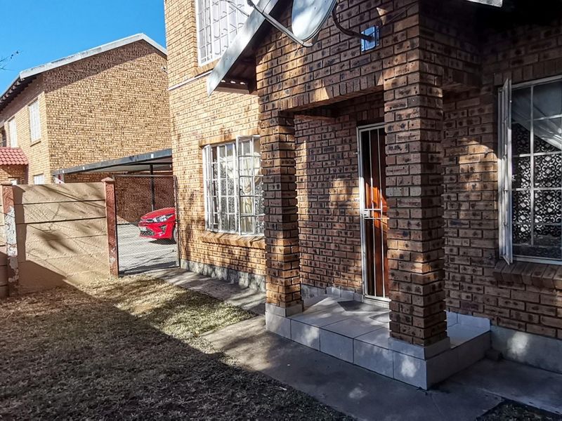 Apartment For Sale In Rustenburg - Photo 3