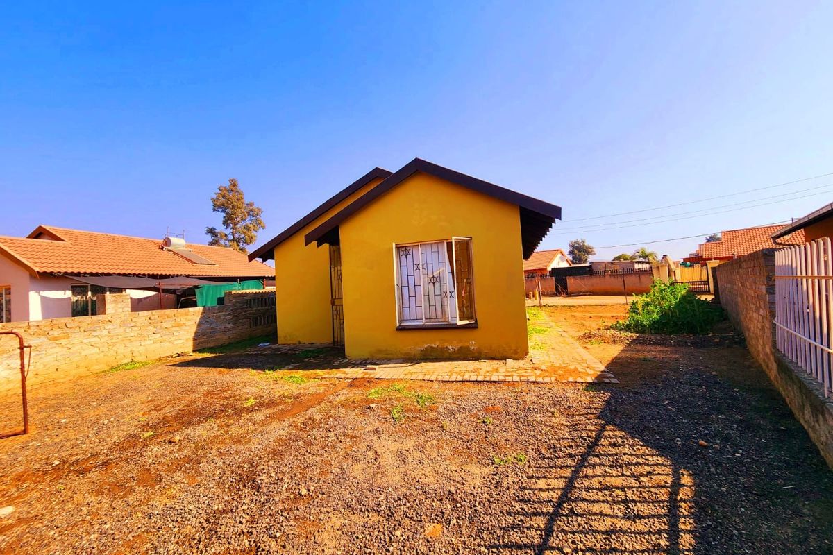 House For Sale In Rustenburg - Photo 3