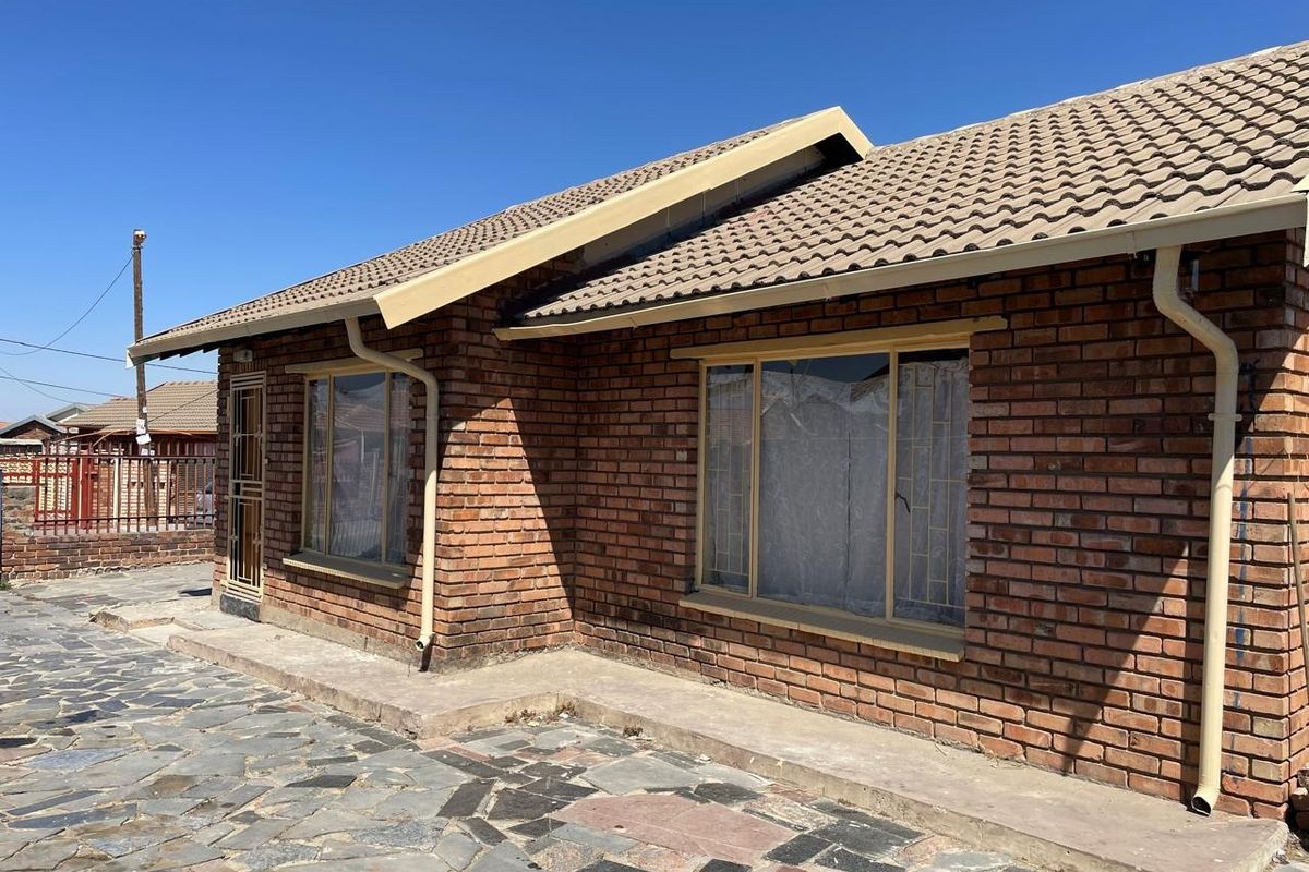 House For Sale In Rustenburg - Photo 2
