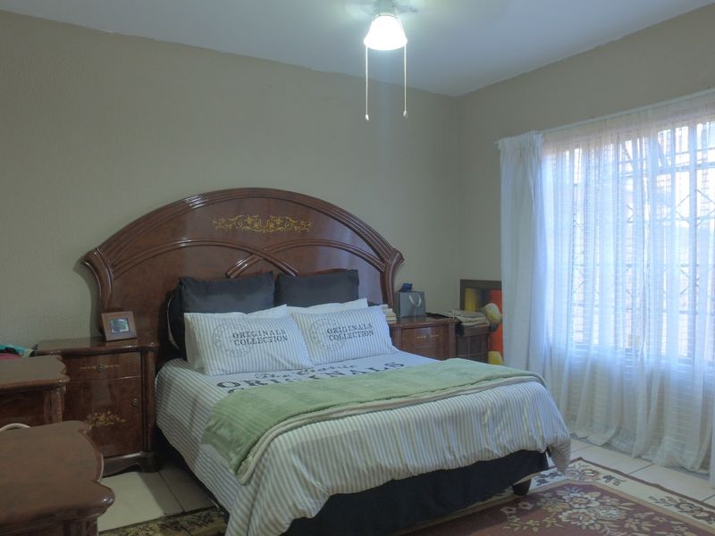 Apartment For Sale In Rustenburg - Photo 8