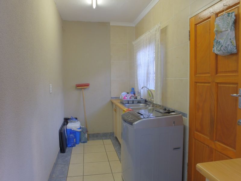 Apartment For Sale In Rustenburg - Photo 7