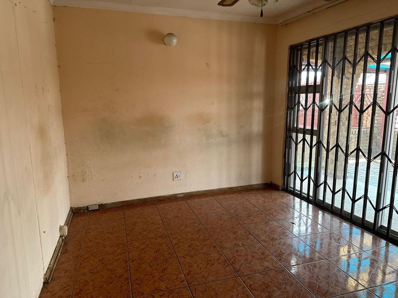 House For Sale In Rustenburg - Photo 4