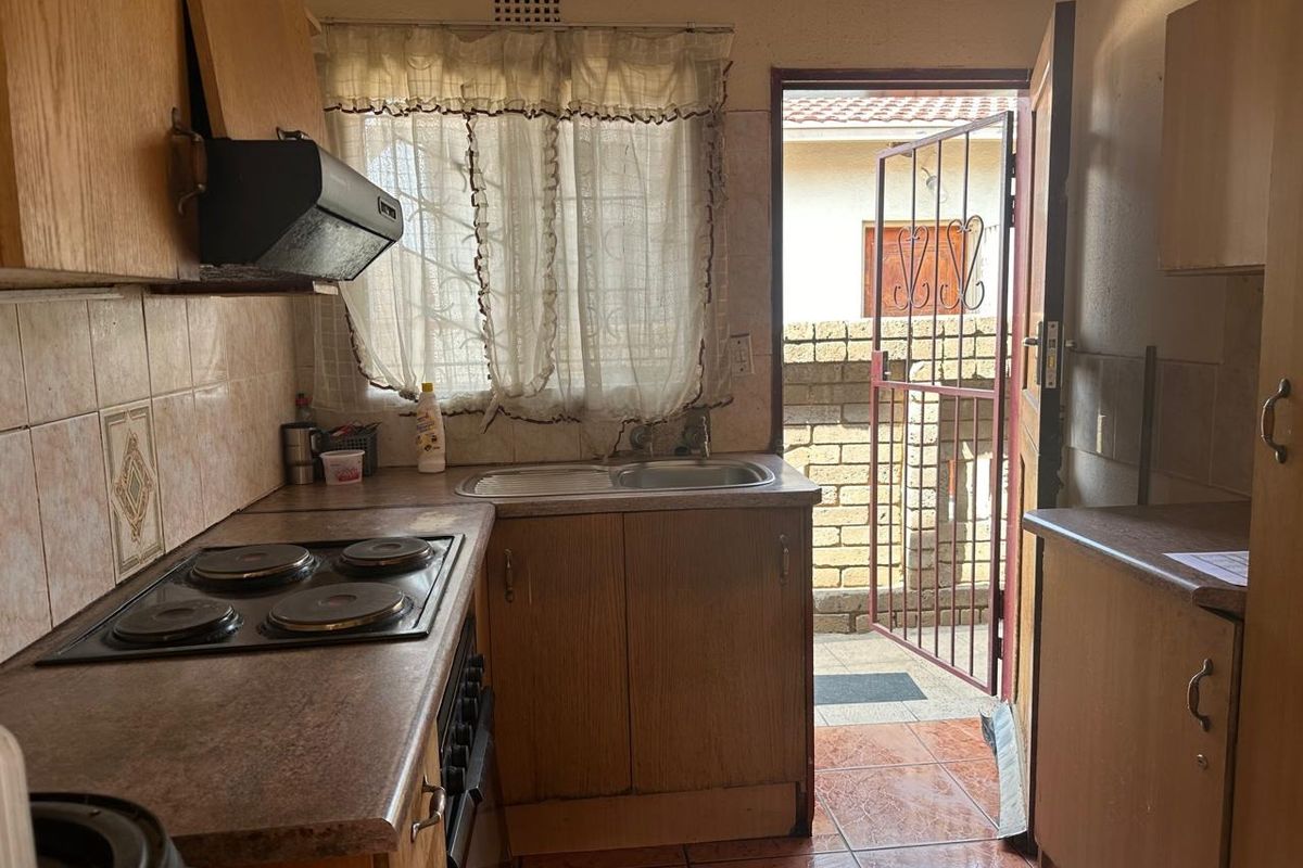 House For Sale In Rustenburg - Photo 2