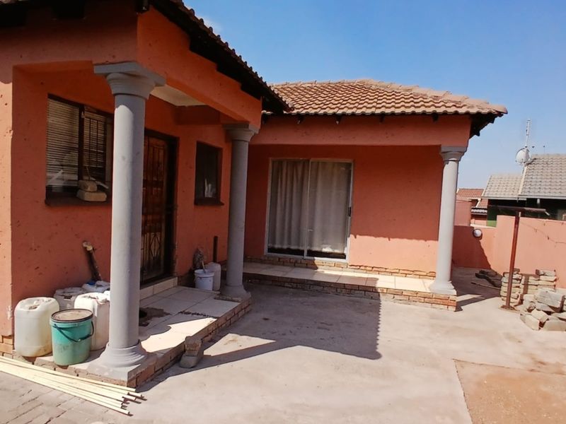 House For Sale In Rustenburg - Photo 4