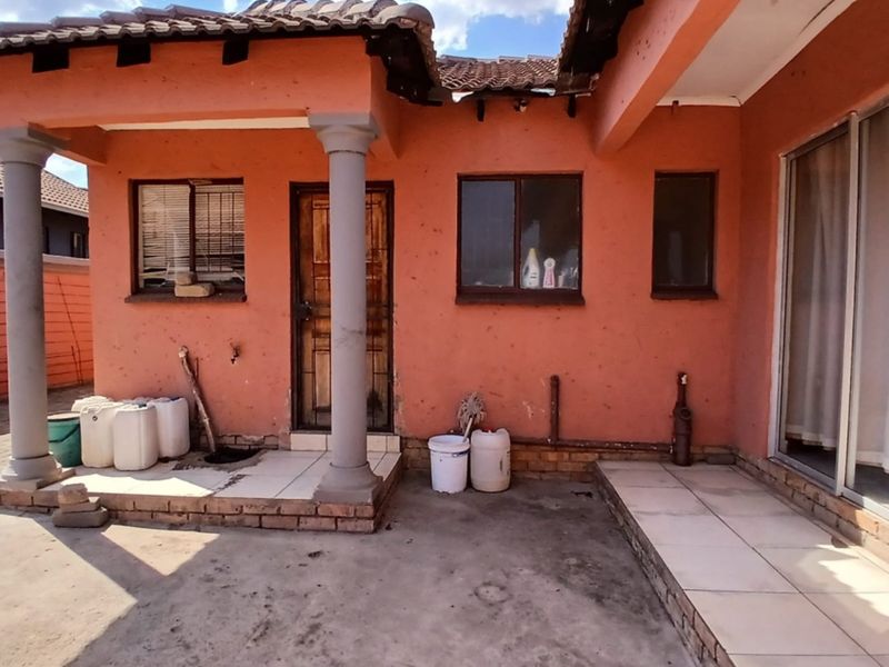 House For Sale In Rustenburg - Photo 3