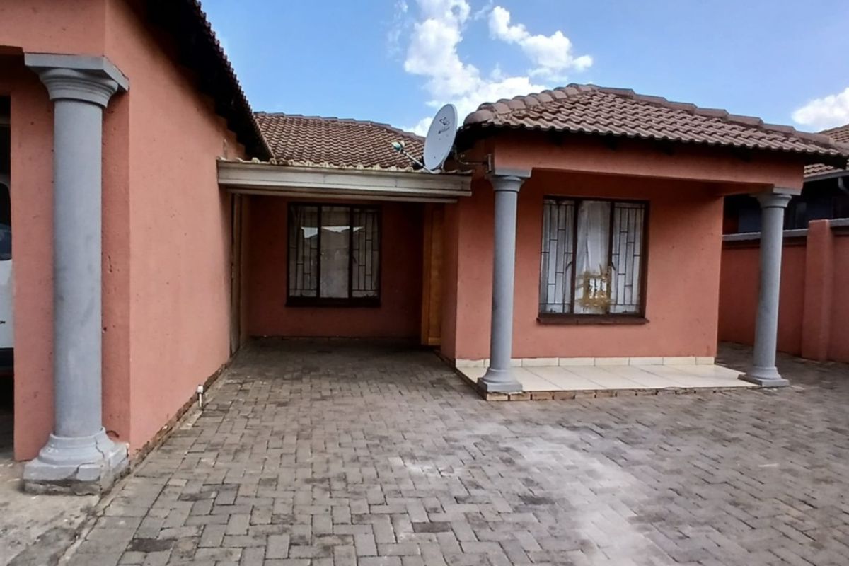 House For Sale In Rustenburg - Photo 2