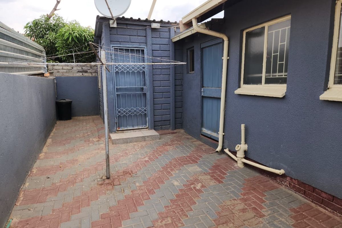 House For Sale In Rustenburg - Photo 3