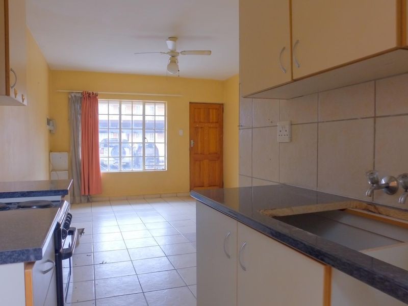 Apartment For Sale In Rustenburg - Photo 6