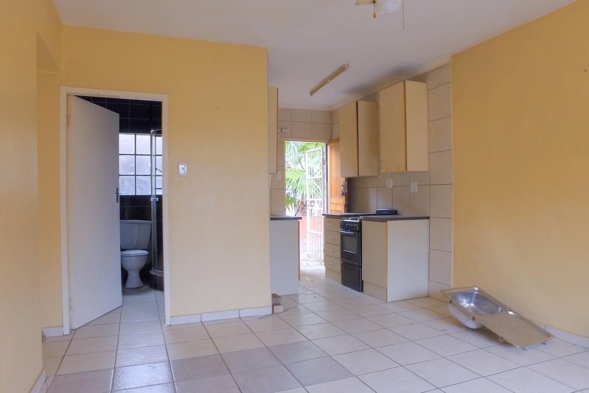 Apartment For Sale In Rustenburg - Photo 3
