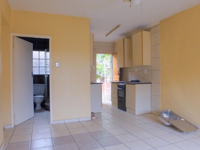 Apartment For Sale In Rustenburg - Photo 3