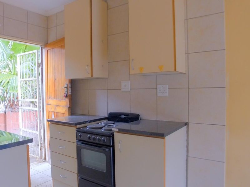 Apartment For Sale In Rustenburg - Photo 5