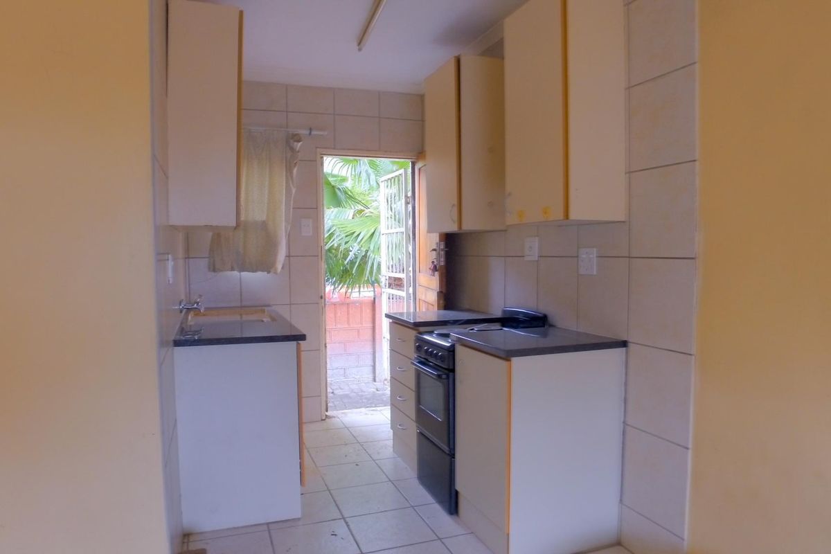 Apartment For Sale In Rustenburg - Photo 4