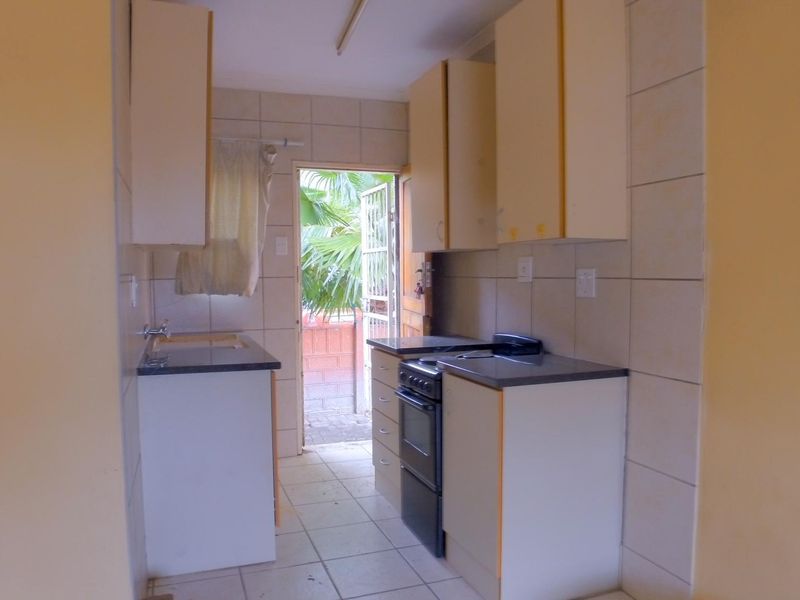 Apartment For Sale In Rustenburg - Photo 4
