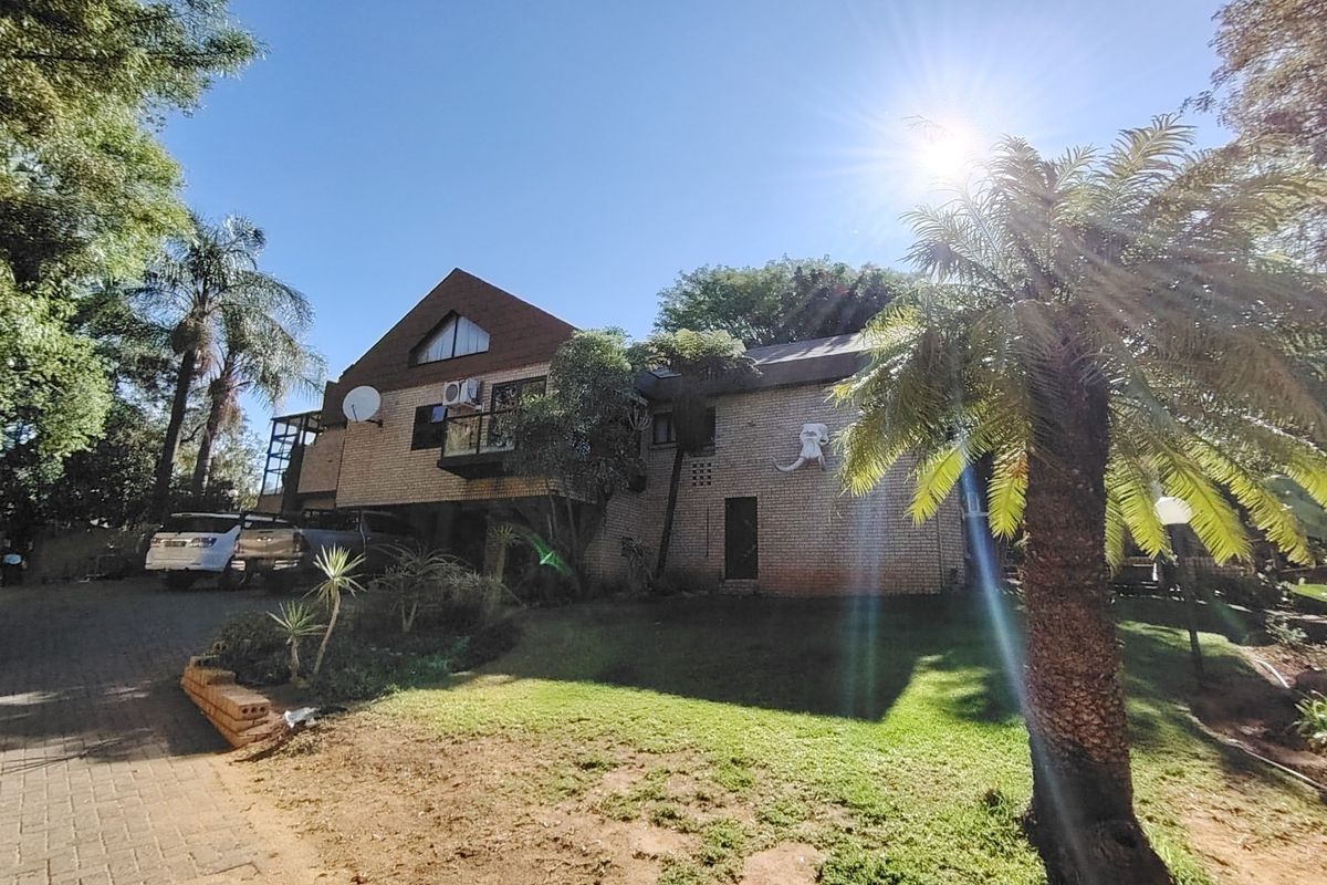 House For Sale In Rustenburg - Photo 3