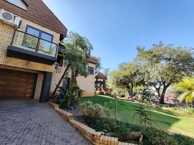 House For Sale In Rustenburg - Photo 2