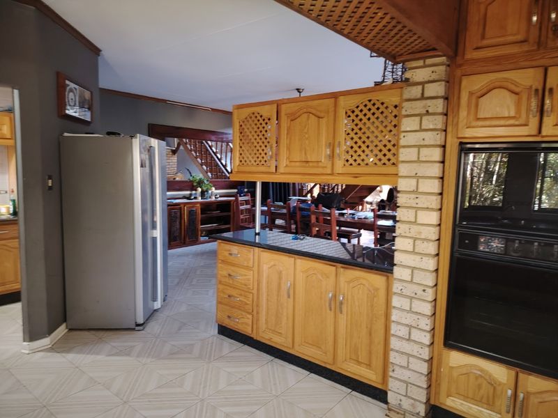 House For Sale In Rustenburg - Photo 7