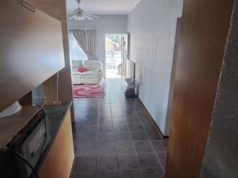 House For Sale In Rustenburg - Photo 2