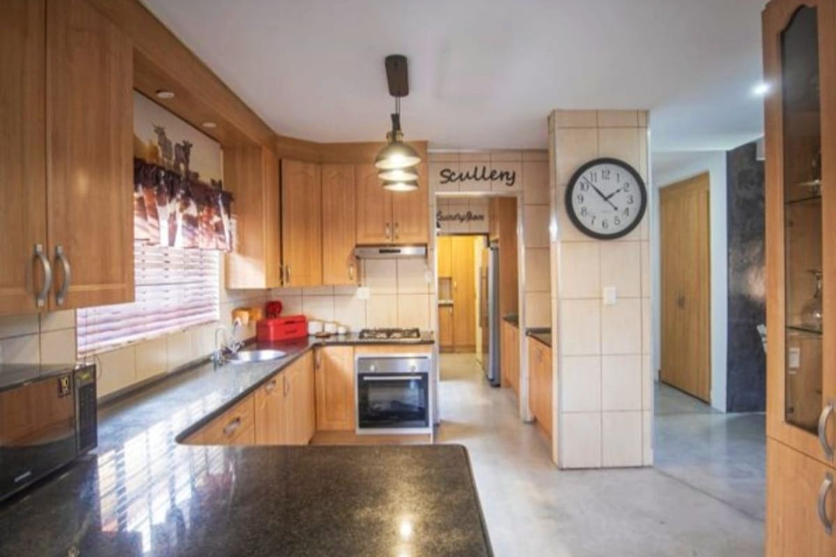 House For Sale In Rustenburg - Photo 4