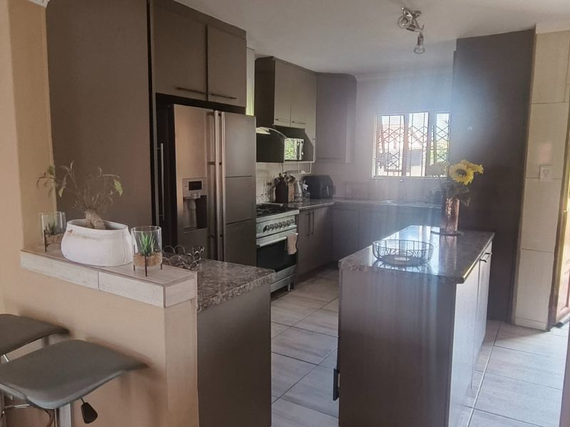 House For Sale In Rustenburg - Photo 7