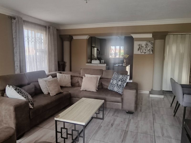 House For Sale In Rustenburg - Photo 2