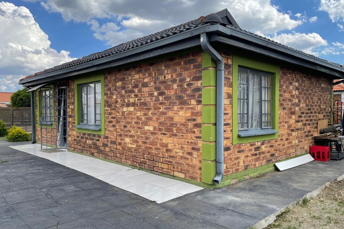 House For Sale In Rustenburg - Photo 3