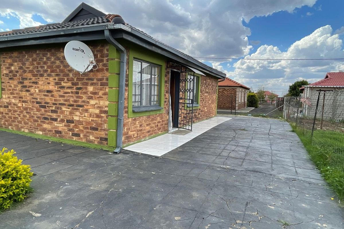 House For Sale In Rustenburg - Photo 2