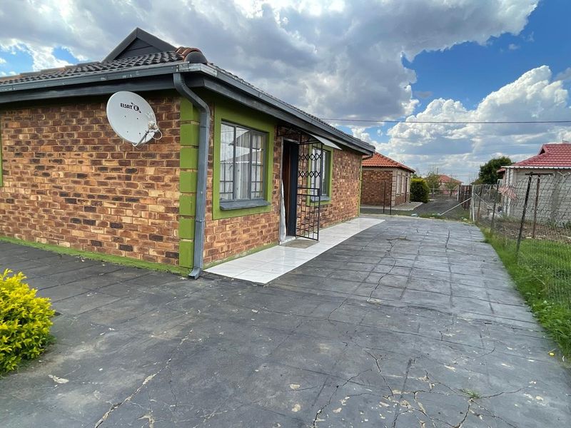 House For Sale In Rustenburg - Photo 2
