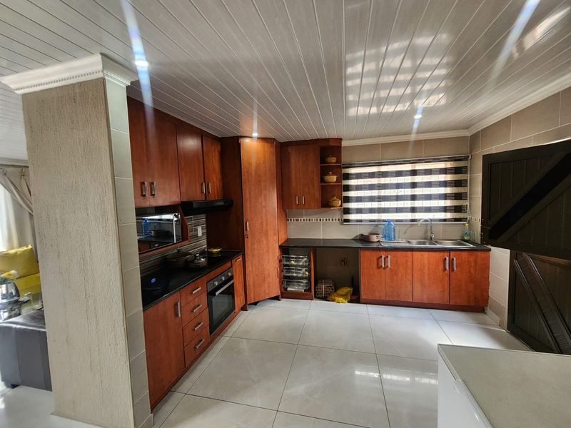 House For Sale In Rustenburg - Photo 3