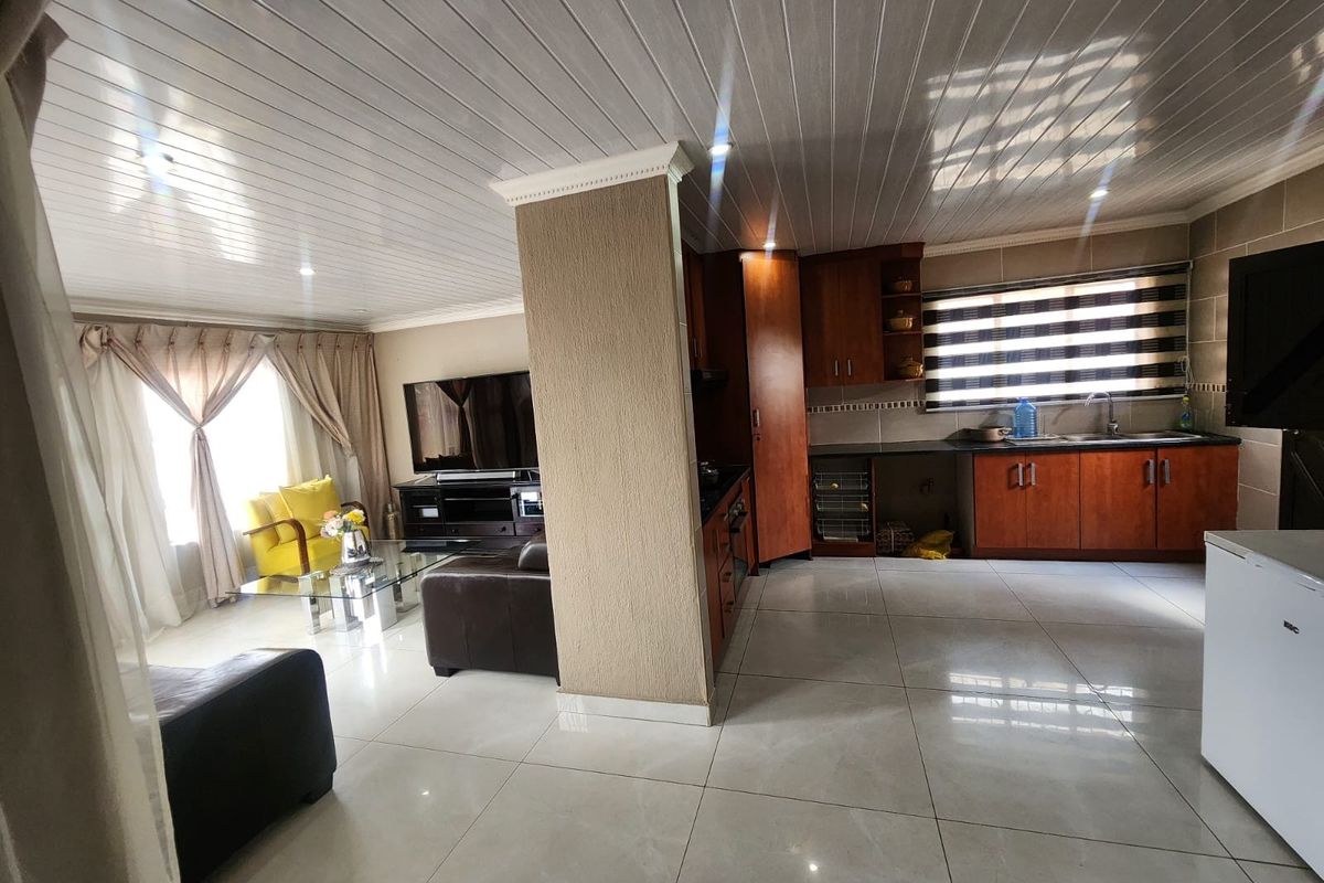 House For Sale In Rustenburg - Photo 4