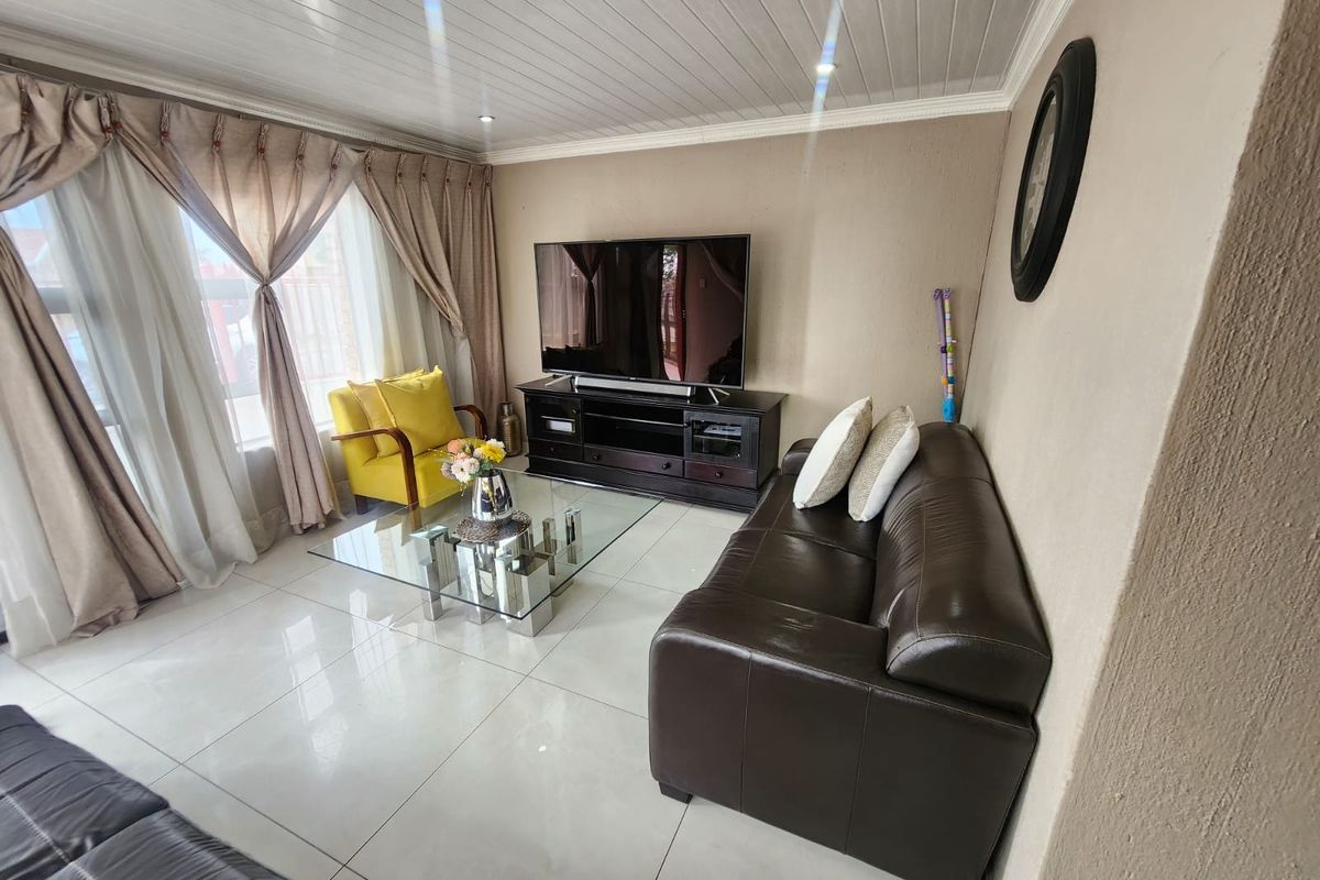 House For Sale In Rustenburg - Photo 5