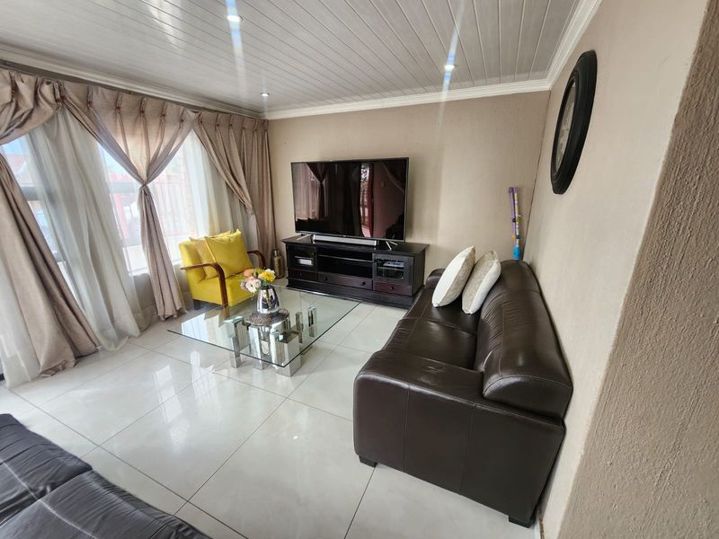 House For Sale In Rustenburg - Photo 5