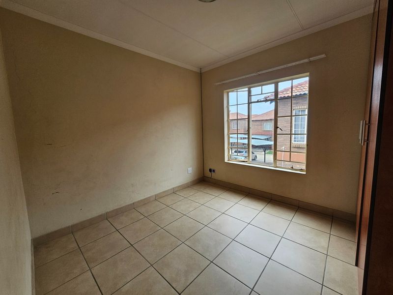 Welcome to Woodridge Park Estate! - Photo 5