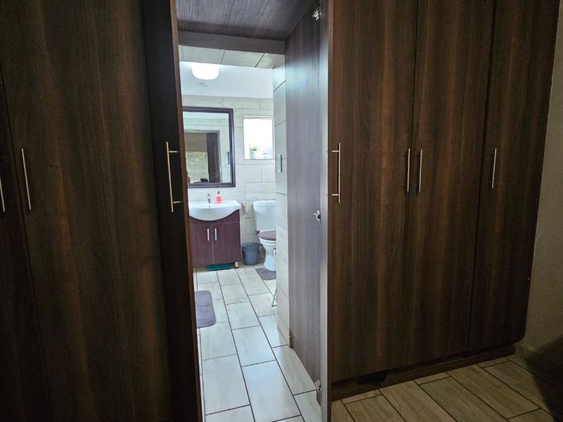 EXCLUSIVE TO CENTURY 21 RUSTENBURG - Photo 10