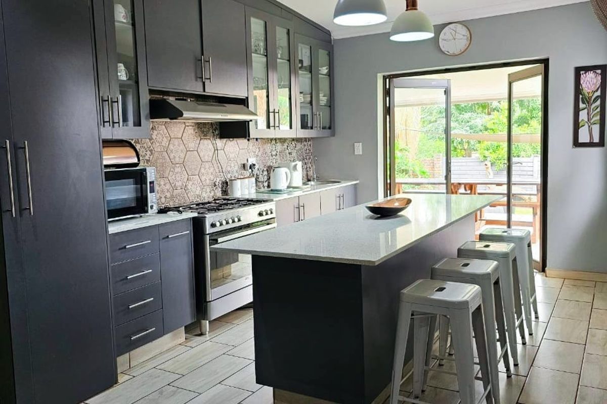 EXCLUSIVE TO CENTURY 21 RUSTENBURG - Photo 4