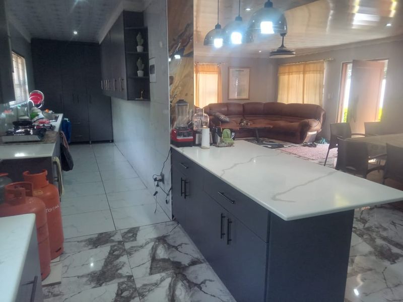 House For Sale In Northam - Photo 5