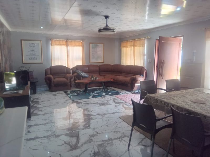 House For Sale In Northam - Photo 4