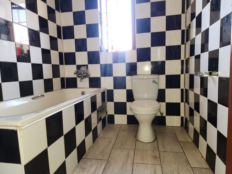 Duplex For Sale In Rustenburg - Photo 8