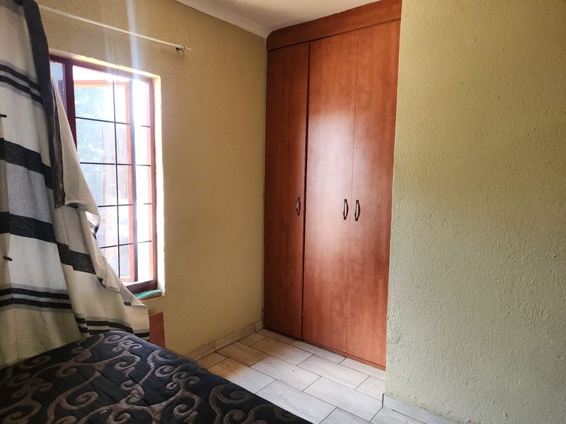 Duplex For Sale In Rustenburg - Photo 6
