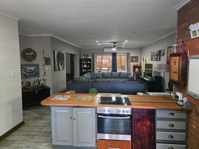 House For Sale In Thabazimbi - Photo 4