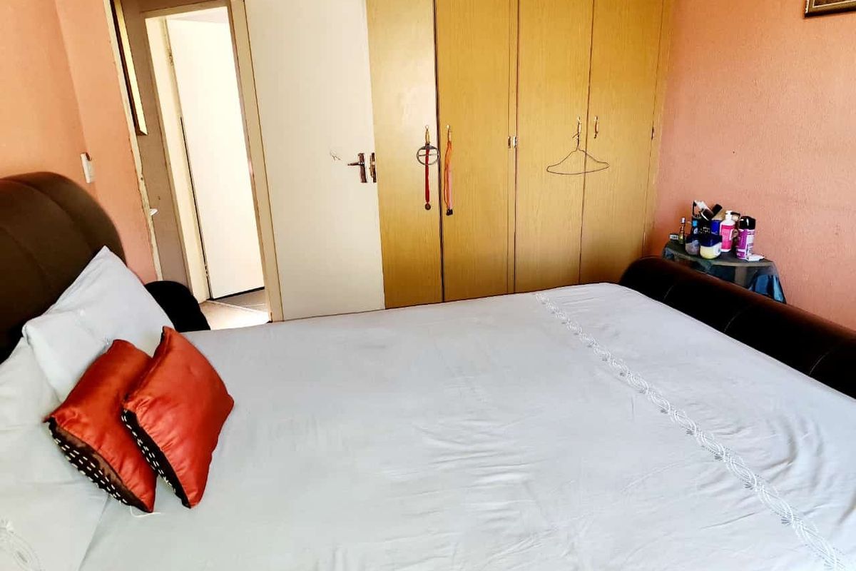 Townhouse For Sale In Rustenburg - Photo 4