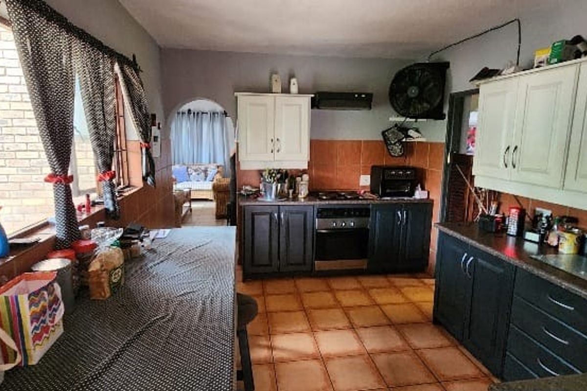 House For Sale In Thabazimbi - Photo 3