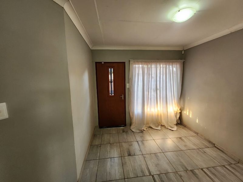 House For Sale In Rustenburg - Photo 4