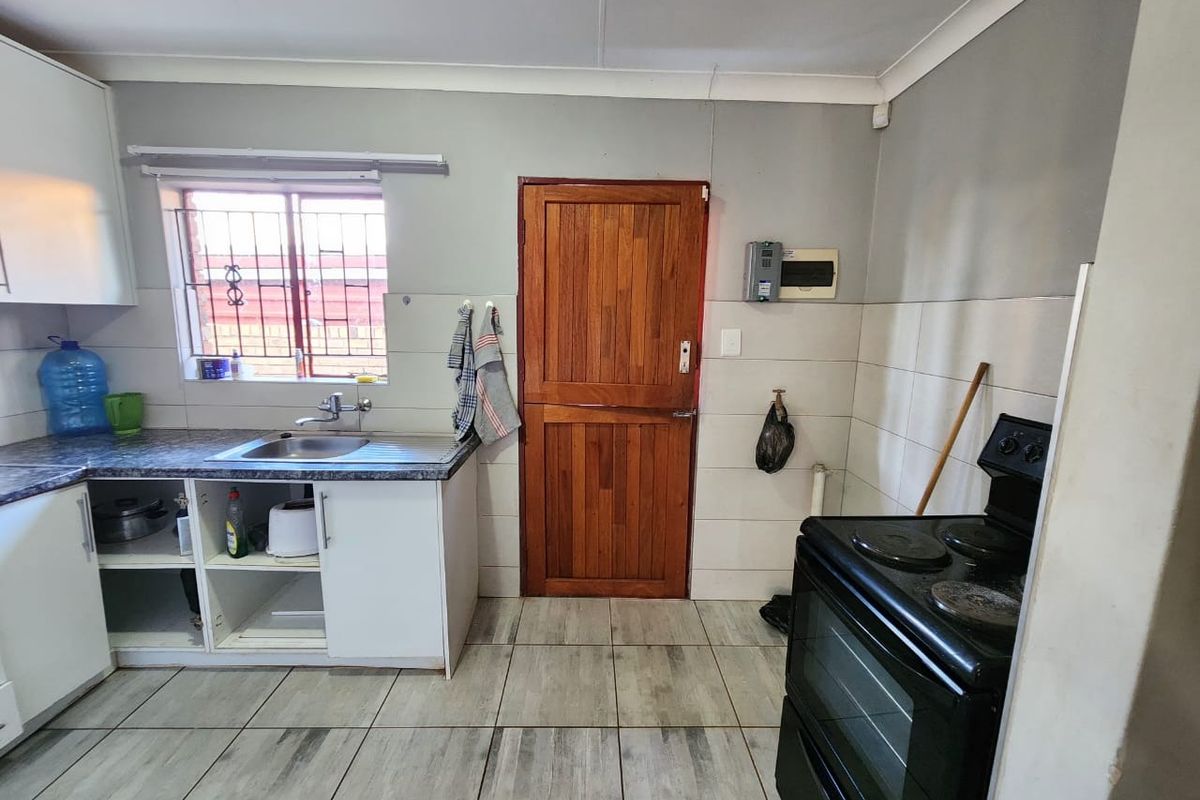 House For Sale In Rustenburg - Photo 3