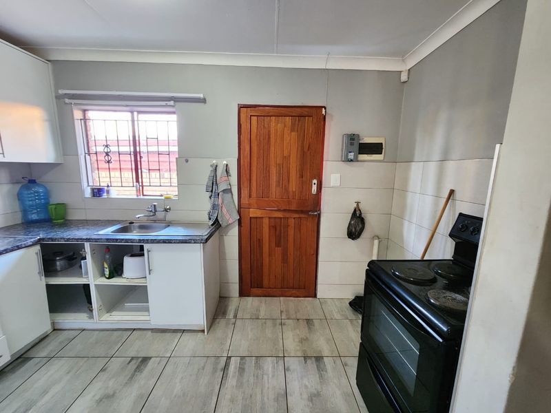 House For Sale In Rustenburg - Photo 3