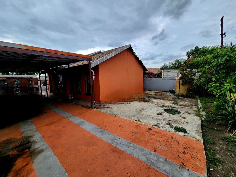 House For Sale In Rustenburg - Photo 2