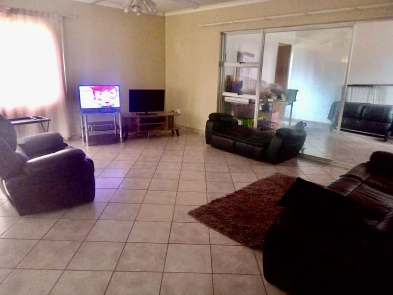 EXCLUSIVE TO CENTURY 21 RUSTENBURG - Photo 5