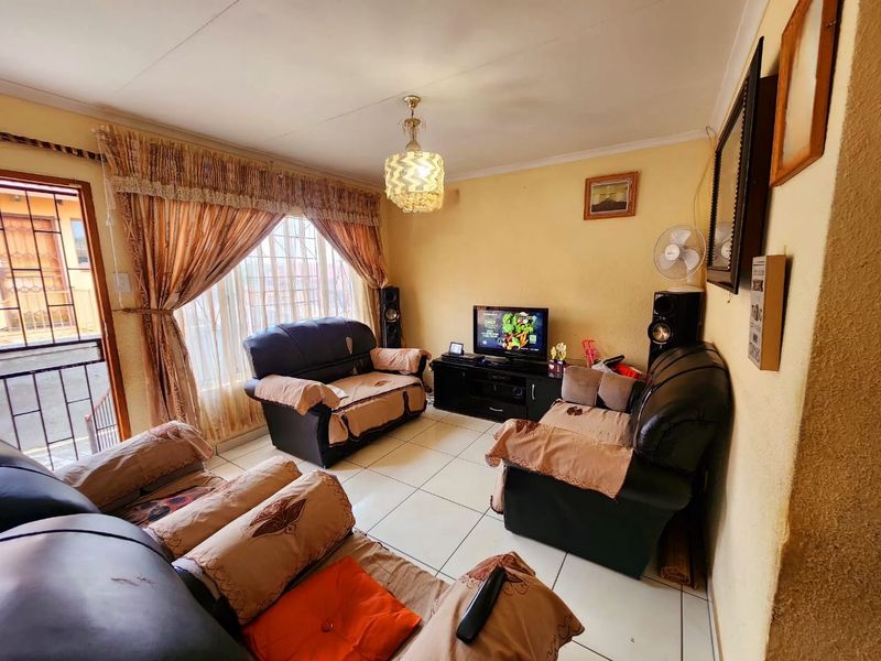 House For Sale In Rustenburg - Photo 10