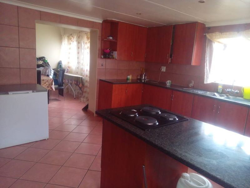 House For Sale In Northam - Photo 4